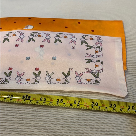 Reversible Scarf – Polka dots  & Bunny Print - Picture 6 of 9